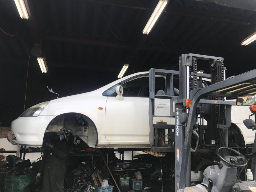 Dismantling bay — take every part you need