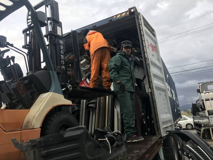 Container loading day with our overseas buyers